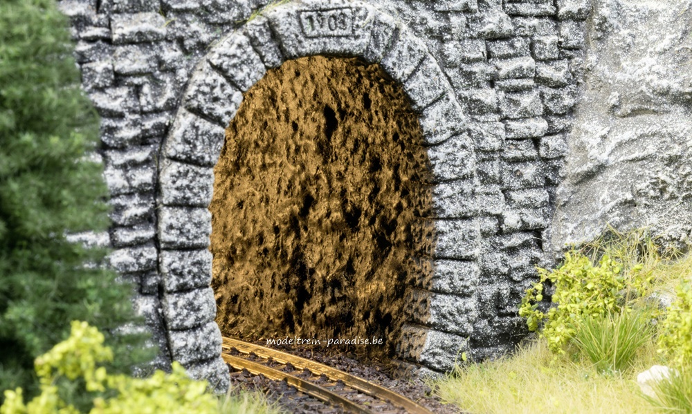 58032 ... Tunnel-Fels-binnenwand, gewoon