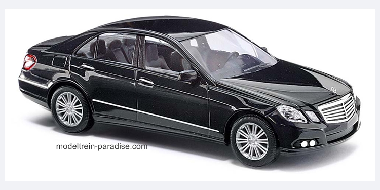 44200 ... Mercedes-Benz E-Klasse, Limo. .. Schwarz