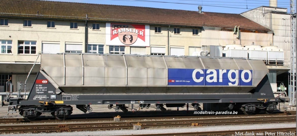 92.110 ... SBB-Cargo .. 3 wagens .. 2° Serie .. 2 gele haken