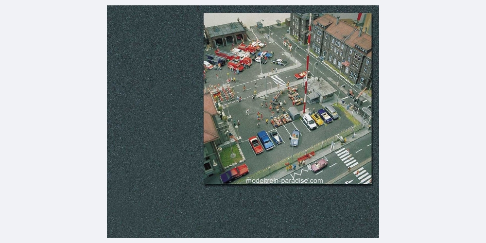7085 ... Asfaltplein