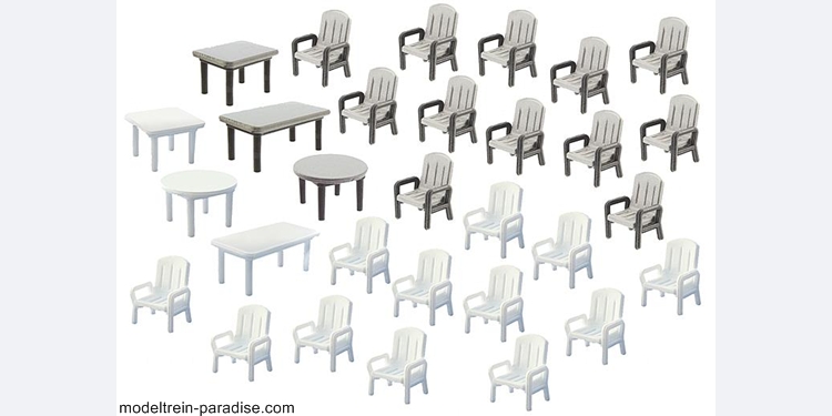 180439 ... 24 tuinstoelen en 6 Tafels