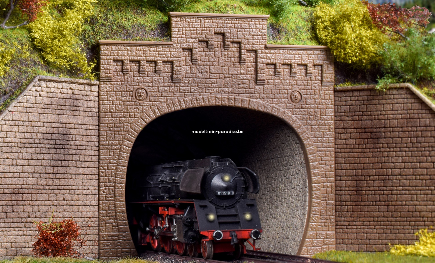 42503 ... Tunnelportal mit Aufsatz, 2-gleisig